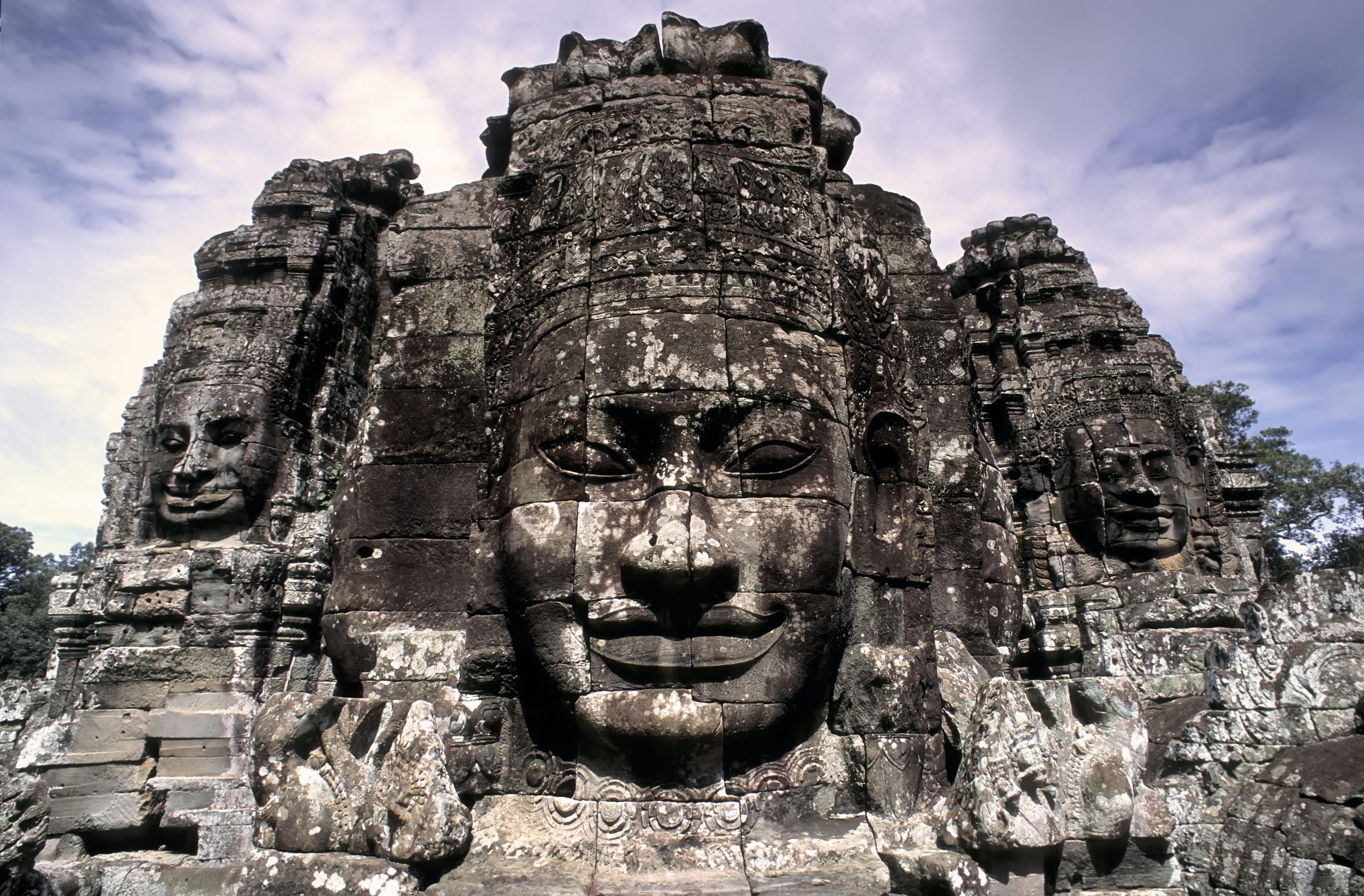 Exploring the Mystical Beauty of Bayon Temple: A Journey into ...